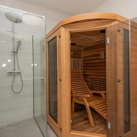 In With Outdoor Swimming Pool, Sauna And Wifi Vir